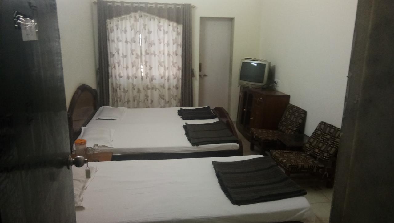 Grand Galaxy Hotel Krishna Nashik Eksteriør billede